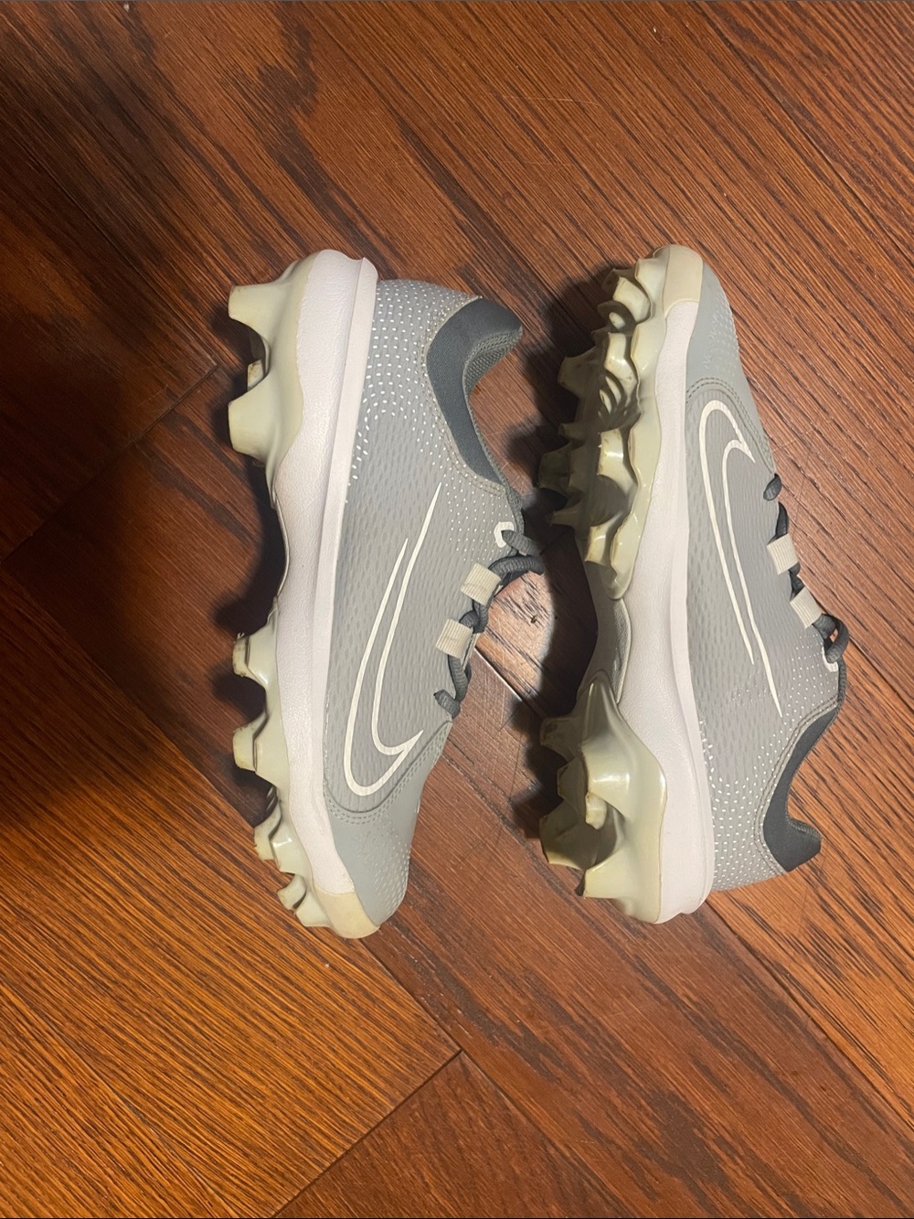 Nike Kids Gray and Cream Soccer Cleats